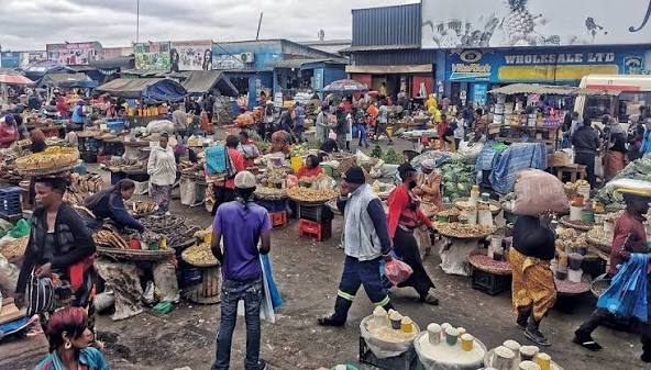 Drama in Soweto market after suspected thief collapses while escaping claiming unseen spiritual punishment stopped him. Drama in Soweto market after suspected thief collapses while escaping claiming unseen spiritual punishment stopped him.