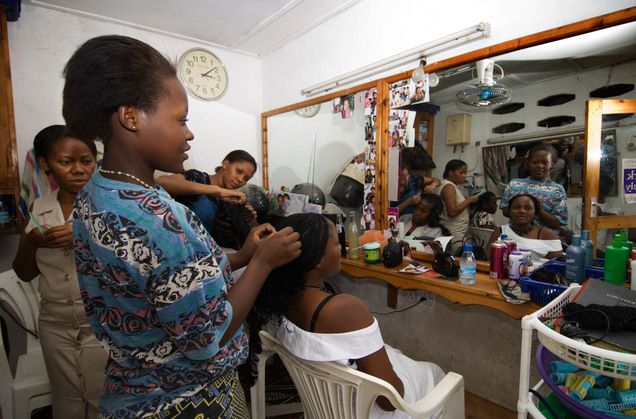 “My Salon Had No Customers for Months Until I Did This – Today I Work From Morning to Night Without Rest” Mariah Tells “My Salon Had No Customers for Months Until I Did This – Today I Work From Morning to Night Without Rest” Mariah Tells